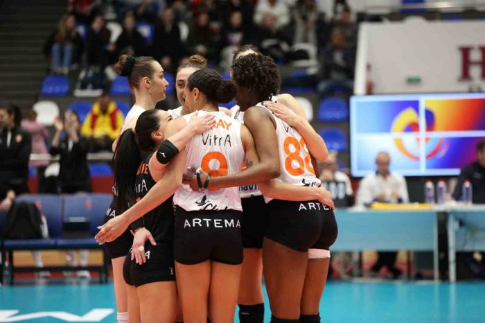 Eczacıbaşı Dynavit, Play-off Turuna Galibiyetle Başladı