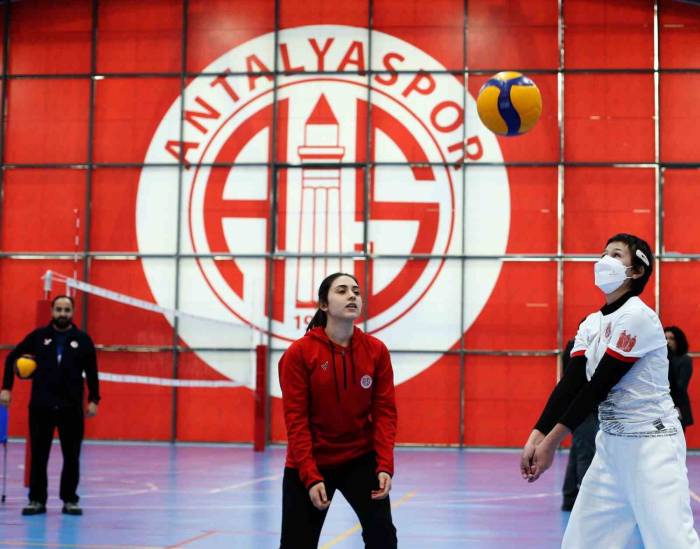 Lösemi Hastası Aleyna’nın Hayali Gerçek Oldu