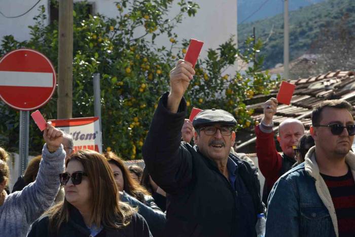 Chp Karaburun’da Nurşen Balcı Tepkisi