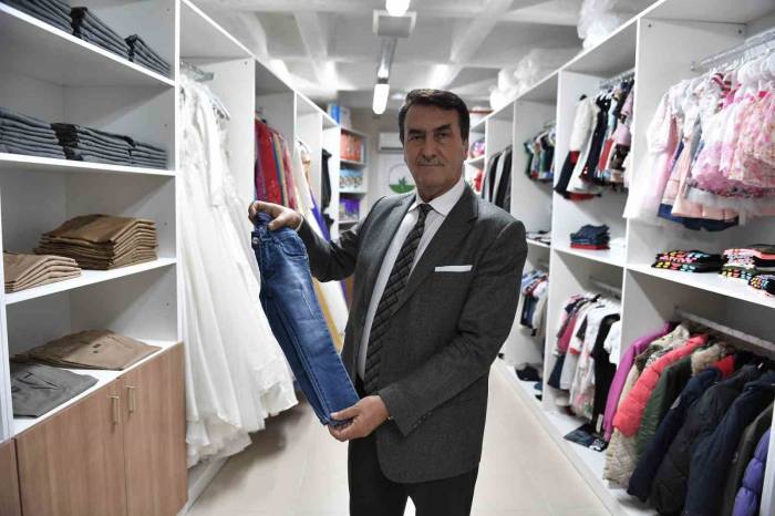 Osmangazi Sevgi Mağazası İhtiyaç Sahiplerinin Yanında