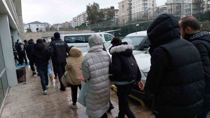 "sibergöz-21” Operasyonunda Gözaltına Alınan 66 Kişiden 28’i Adliyeye Sevk Edildi