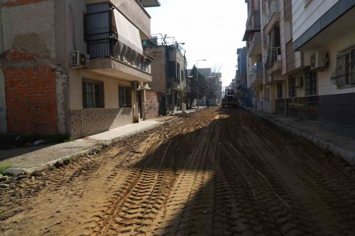 Turgutlu Belediyesi Prestij Caddeleri İçin Çalışmalarına Devam Ediyor