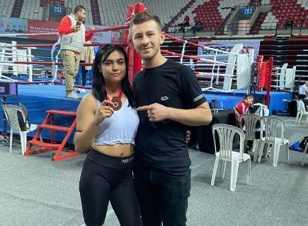 Türkiye Kickboks Şampiyonası’nda Ayşegül Arslanlı Özdemir’den Bronz Madalya