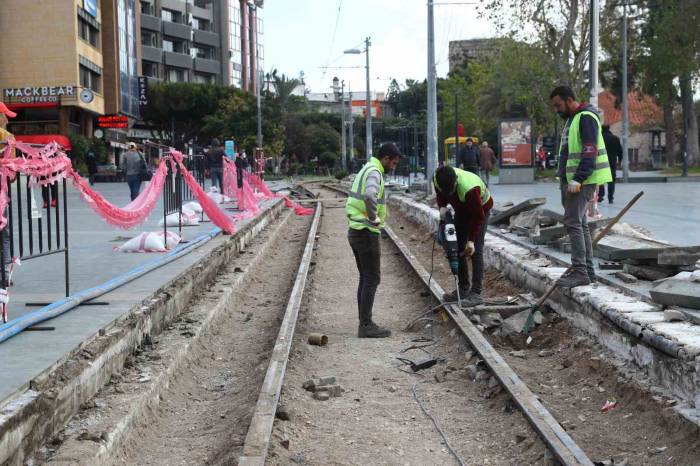 Nostalji Tramvay Hattında Hummalı Çalışma