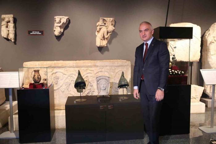 Türkiye’den Geçmiş Yıllarda Abd’ye Kaçırılan 41 Tarihi Eser, Kültür Ve Turizm Bakanlığının Girişimiyle Yurda Getirildi