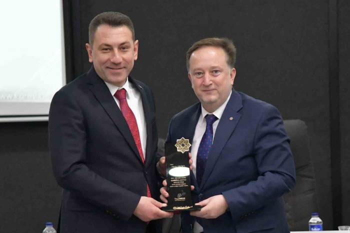 Karesi Belediyesi Dönemin Son Toplantısını Yaptı