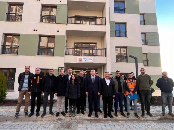 Kilis Valisi Tahir Şahin, Deprem Konutlarında İncelemede Bulundu