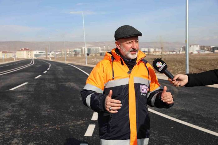 Başkan Çolakbayrakdar, “Kocasinan’ımızı Geliştirmeye Ve Daha Da Güzelleştirmeye Devam Ediyoruz”