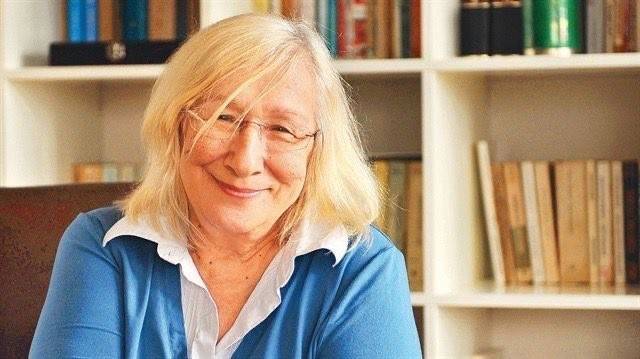 Ünlü Yazar Alev Alatlı Hayatını Kaybetti