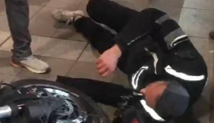 Zeytinburnu’nda Hafif Ticari Araç İle Motosiklet Çarpıştı: 1 Yaralı