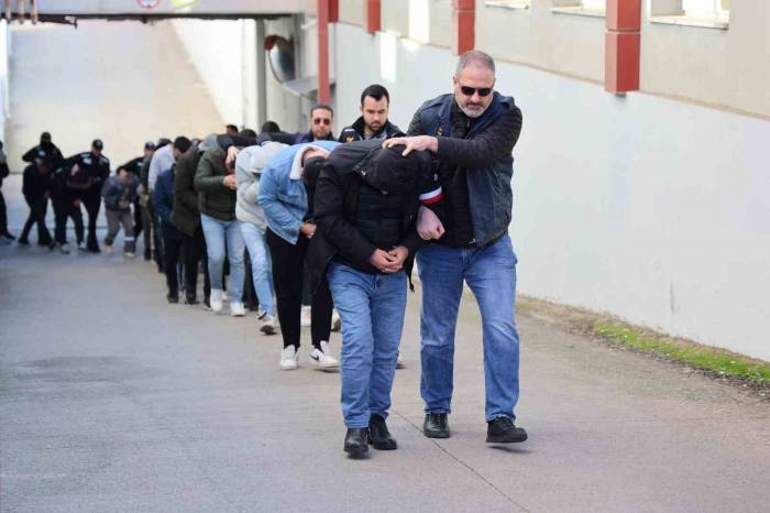 Adana’da “Sibergöz-21” Operasyonunda Yakalanan 21 Kişi Tutuklandı