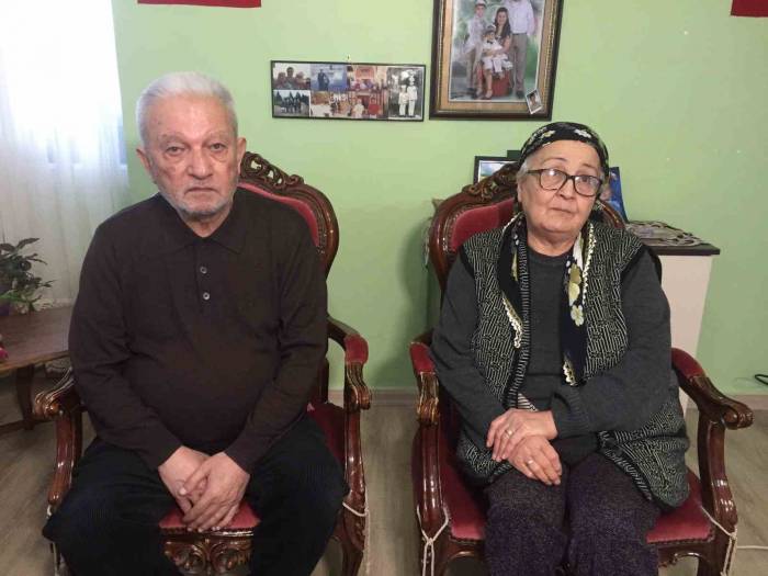 Yatalak Babalarını Bırakmayınca İkinci Depremde Tüm Aile Can Verdi