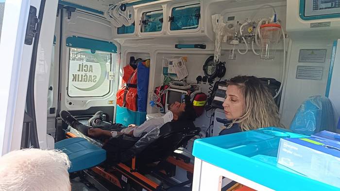 Otomobilin Çarptığı Motosiklet Sürücüsü Yaralandı