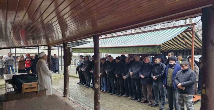 Eşi Tarafından Öldürülen 2 Çocuk Annesi Hacer Turhan Toprağa Verildi