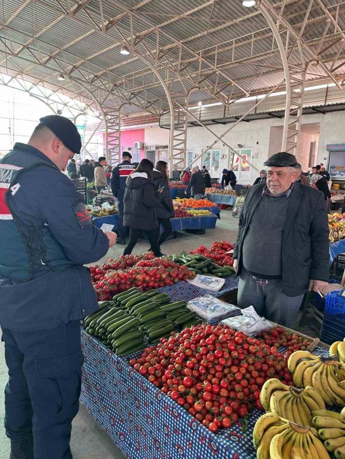 Jandarma Ekipleri Çineli Vatandaşları Bilgilendirdi