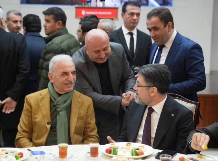 Bakan Yumaklı: "Altılı Masalar, Yedili Masalar Kapalı Kapılar Altındaki Pazarlıklar Yerle Yeksan Oldu"