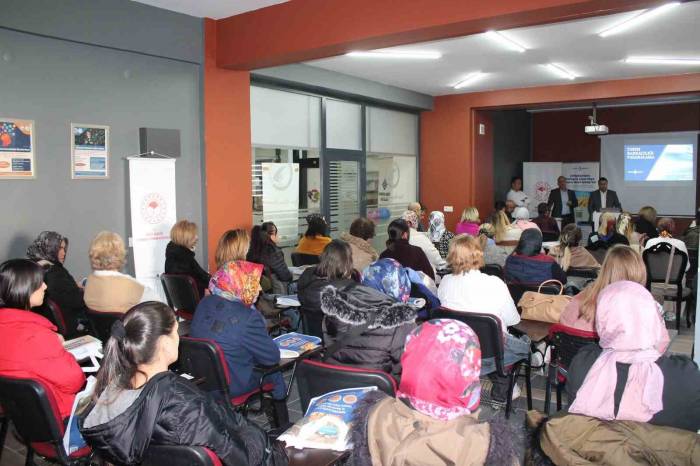 Çiftçi Ve Girişimci Kadınlar Bilgilendirildi