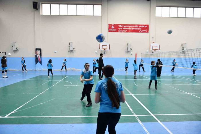Esenyurt Belediyesi’nde “Sömestir Şenliği”: Öğrencilere 28 Branşta Kurs Hizmeti Verildi