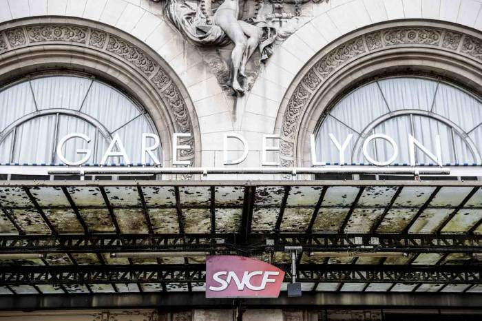 Paris’te Tren İstasyonunda Bıçaklı Saldırı: 1’i Ağır 3 Yaralı