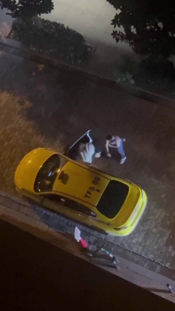 Kadıköy’de Şahıs, Kadını Zorla Taksiye Bindirmeye Çalıştı