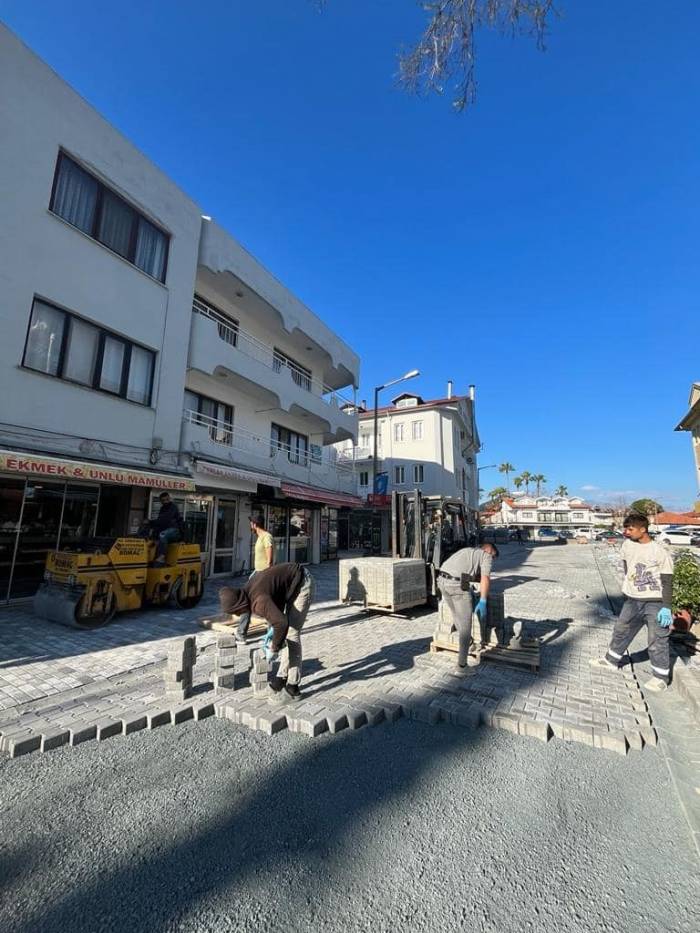 Ortaca’da Yolların Bakım Ve Onarımları Yapılıyor