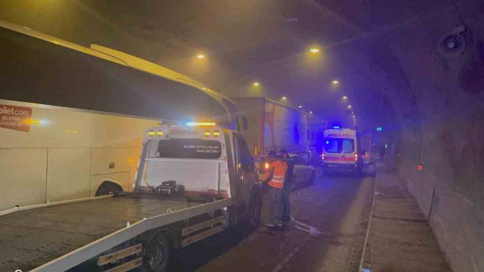 Osmaniye’de Tünelde Zincirleme Trafik Kazası: 1 Ölü