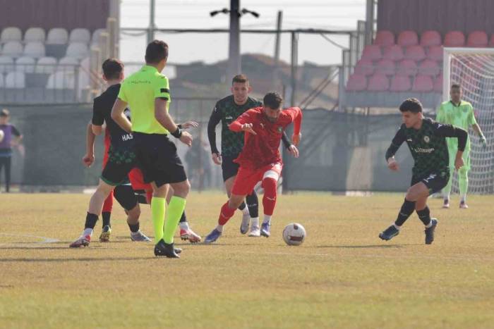 Tff 3. Lig: Efeler 09 Sfk: 3 - Sapanca Gençlikspor: 2