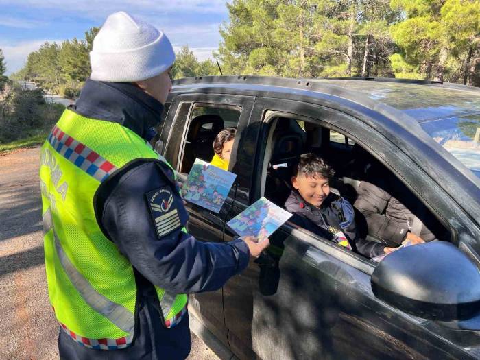 Karacasu’da Sürücüler Hem Denetlendi Hem Bilgilendirildi