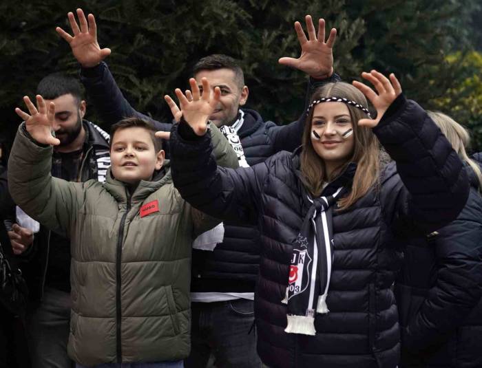 Beşiktaş Taraftarı, Trabzonspor Maçına Yoğun İlgi Gösterdi