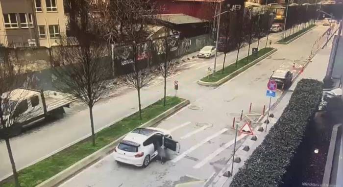 İstanbul’da Film Gibi Olay Kamerada: Kaçırdıkları Adamı Vurup Araçtan Attılar