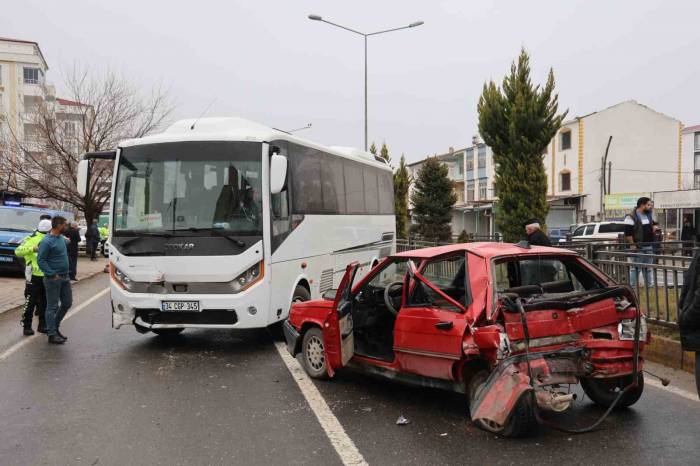Elazığ’da Zincirleme Trafik Kazası: 2 Yaralı