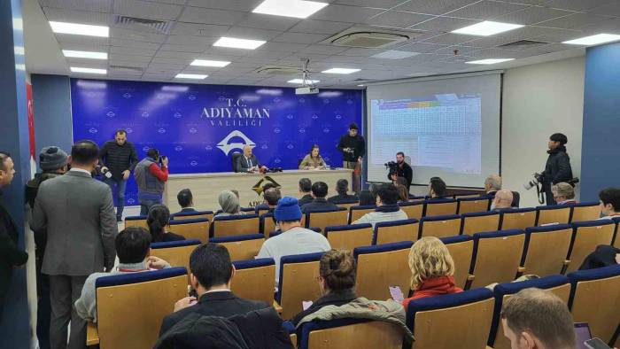 Deprem Bölgesini Gezen Yabancı Basın Mensupları Bilgilendirildi