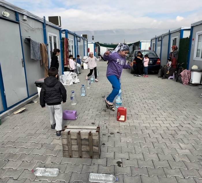 Kahramanmaraş’ta Çocuklar Konteyner Kentte Survivor Parkuru Yaptı