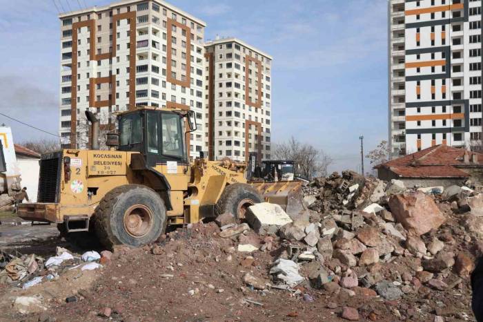 Başkan Çolakbayrakdar, “Kocasinan’ın Kaderini Değiştiren, Nitelikli Dönüşüm Yapıyoruz”
