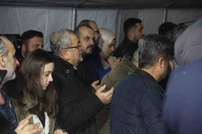 Asrın Felaketinin 1. Yıldönümünde “Saygı Nöbeti” Tutuldu