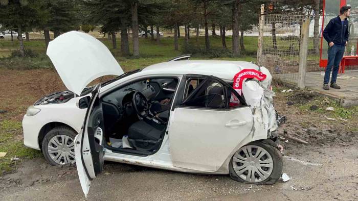 Erpiliç Kamyonu Kırmızı Işıkta Dehşet Saçtı: 1’i Ağır, 3 Yaralı
