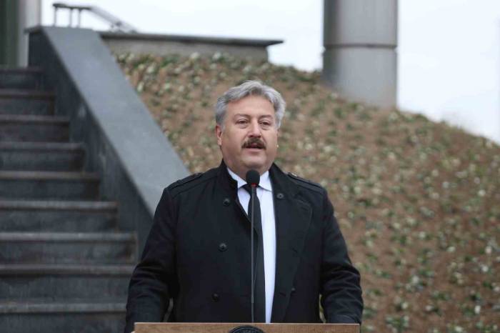 Tekrar Aday Olan Başkan Palancıoğlu’na Personelinden Tebrik