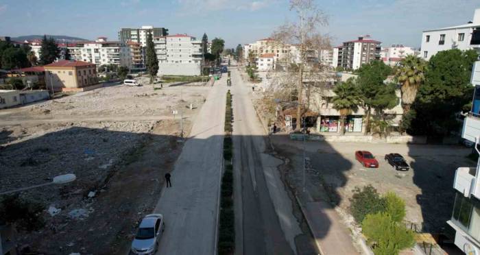 Osmaniye’nin Kalbi Olan İstasyon Caddesi Eski Günlerini Arıyor