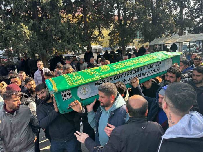 Silahlı Kavgada Arada Kalan Çocuk Öldü