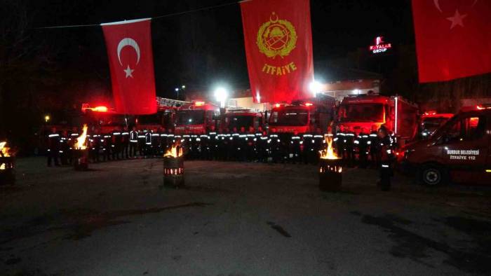 6 Şubat Depreminde Birçok İnsana Umut Olan Burdur İtfaiyesi Deprem Şehitlerini Unutmadı