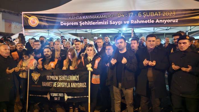 38 Kişinin Öldüğü Binanın Enkaz Yerinde Anma Töreni