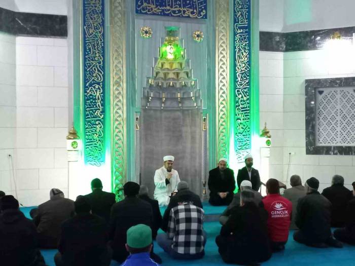 Ağrı’da Depremde Hayatını Kaybedenler Anıldı