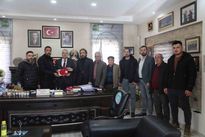Yeniden Aday Gösterilen Başkan Arslan Ziyaretçi Akınına Uğradı