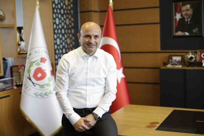 “20 Yıl Boyunca Sizlere Hizmet Etmek Benim İçin Büyük Bir Kıvanç Ve Onur”