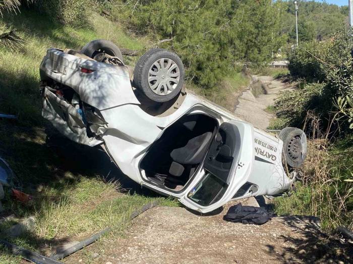 Takla Atan Otomobil Ters Döndü: 2 Yaralı