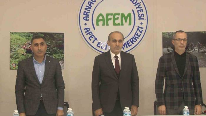 Depremde Hayatını Kaybeden Vatandaşlar İçin Arnavutköy’de Anma Programı Düzenlendi