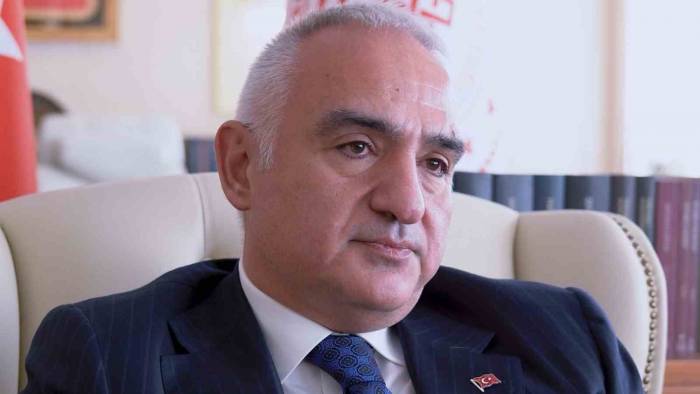 Bakan Ersoy Depremi Anlatırken Gözyaşlarını Tutamadı