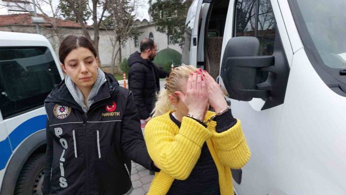 Genç Kadına Uyuşturucu Ticaretinden Gözaltı
