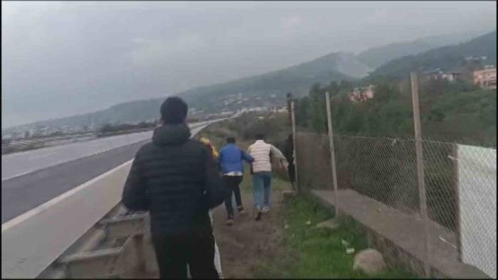 Yarış İçin Toplanan Motosikletli Grup, Polisi Görünce Kaçmaya Başladı: O Anlar Kamerada