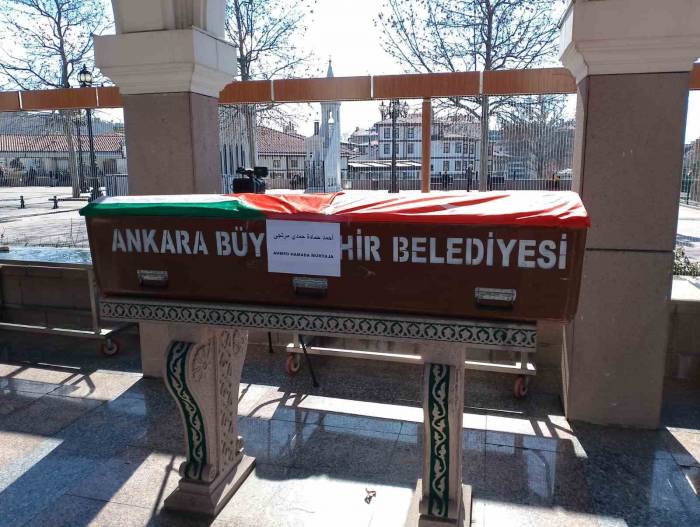 Türkiye’de Tedavi Gördüğü Hastanede Hayatını Kaybeden 1 Filistinli Daha Son Yolculuğuna Uğurlandı